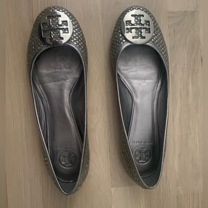 Tory Burch grey & silver flats